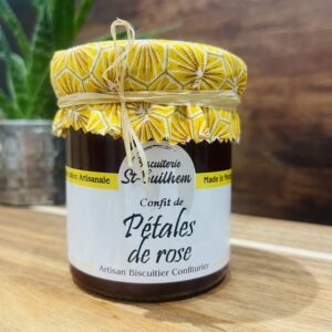 Image d'un pot de confiture de pétales de roses